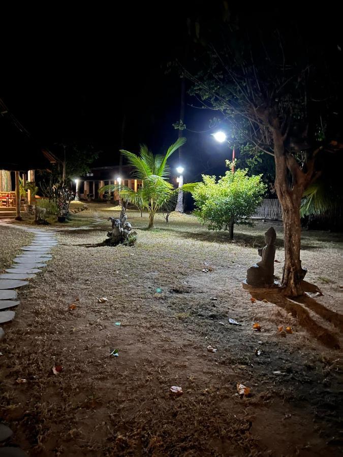The Papalagi Resort Gili Gede Exterior foto