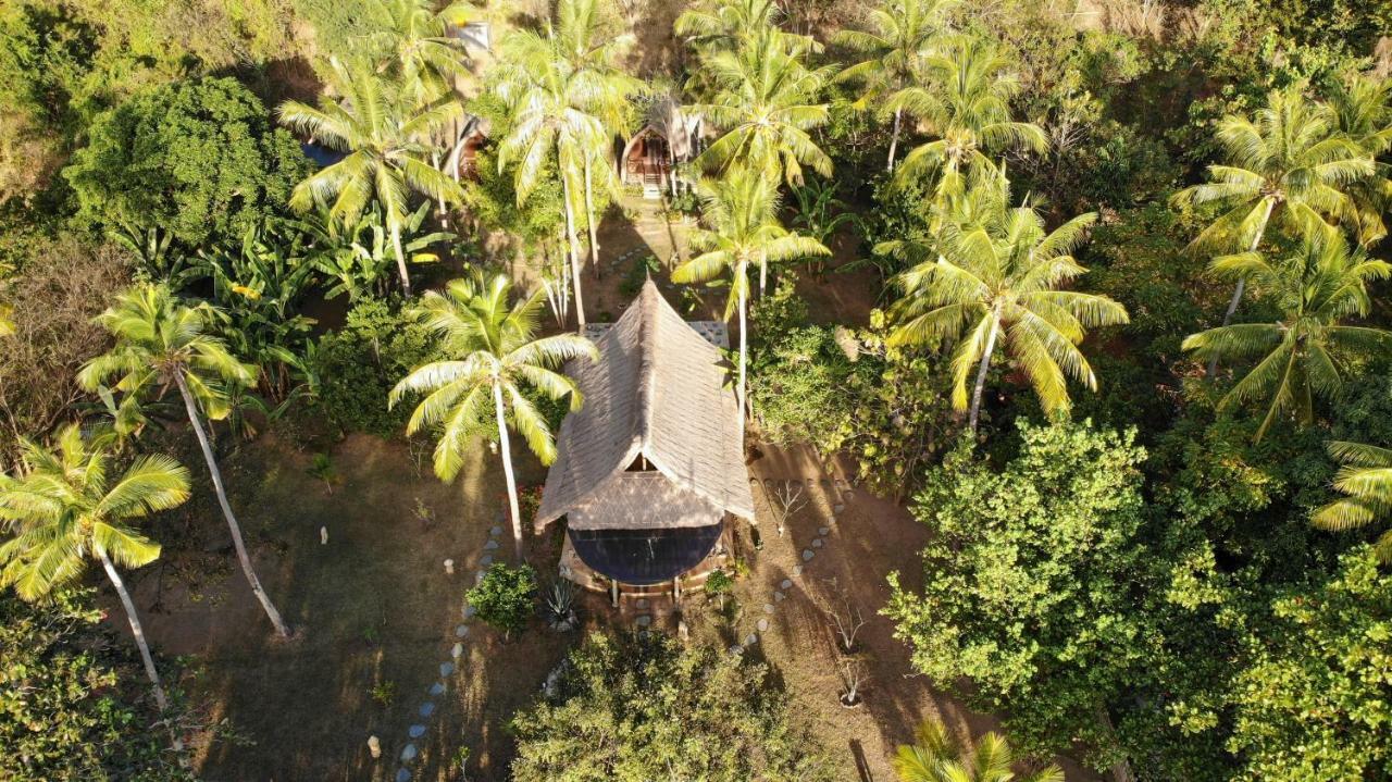 The Papalagi Resort Gili Gede Exterior foto