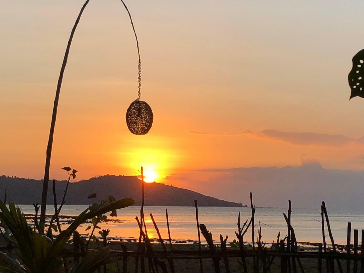 The Papalagi Resort Gili Gede Exterior foto